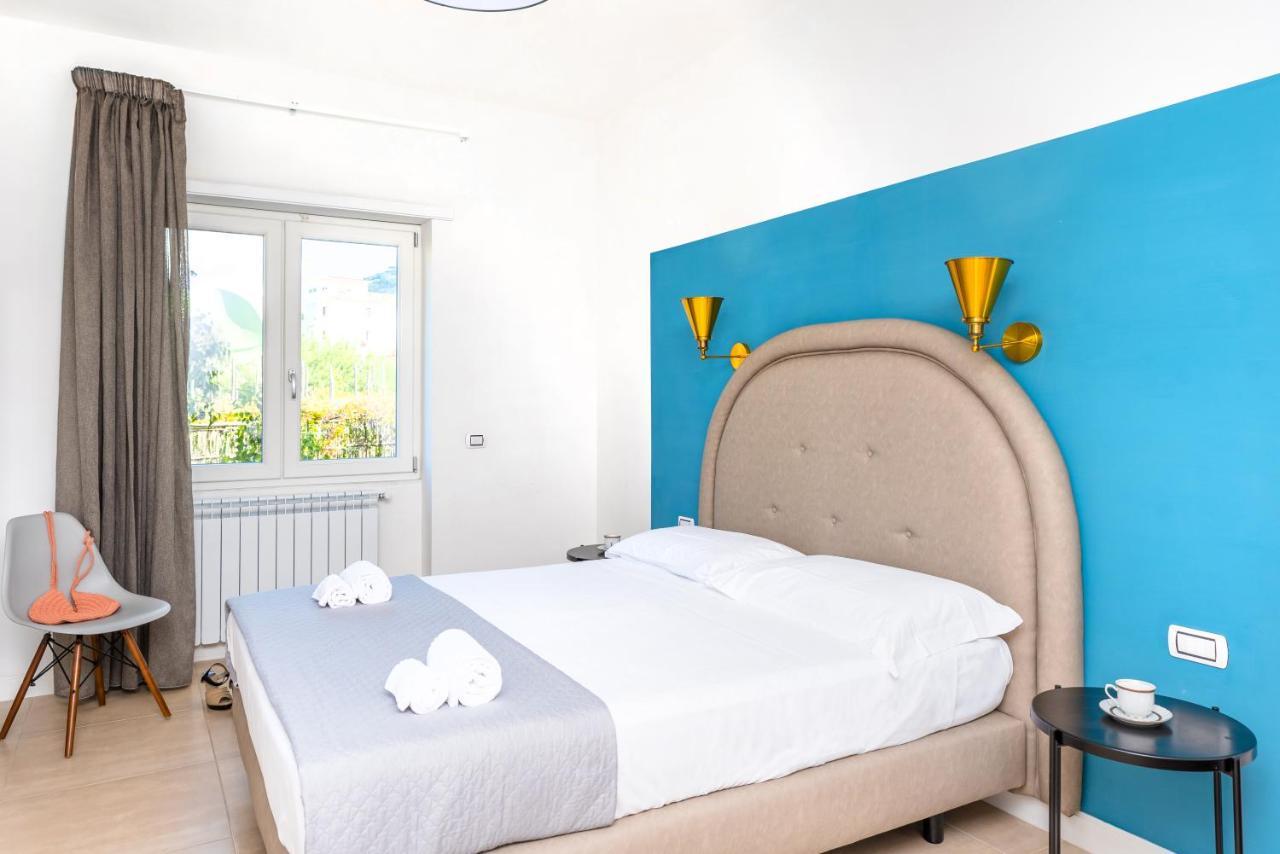 Mako Sorrento Suites Buitenkant foto