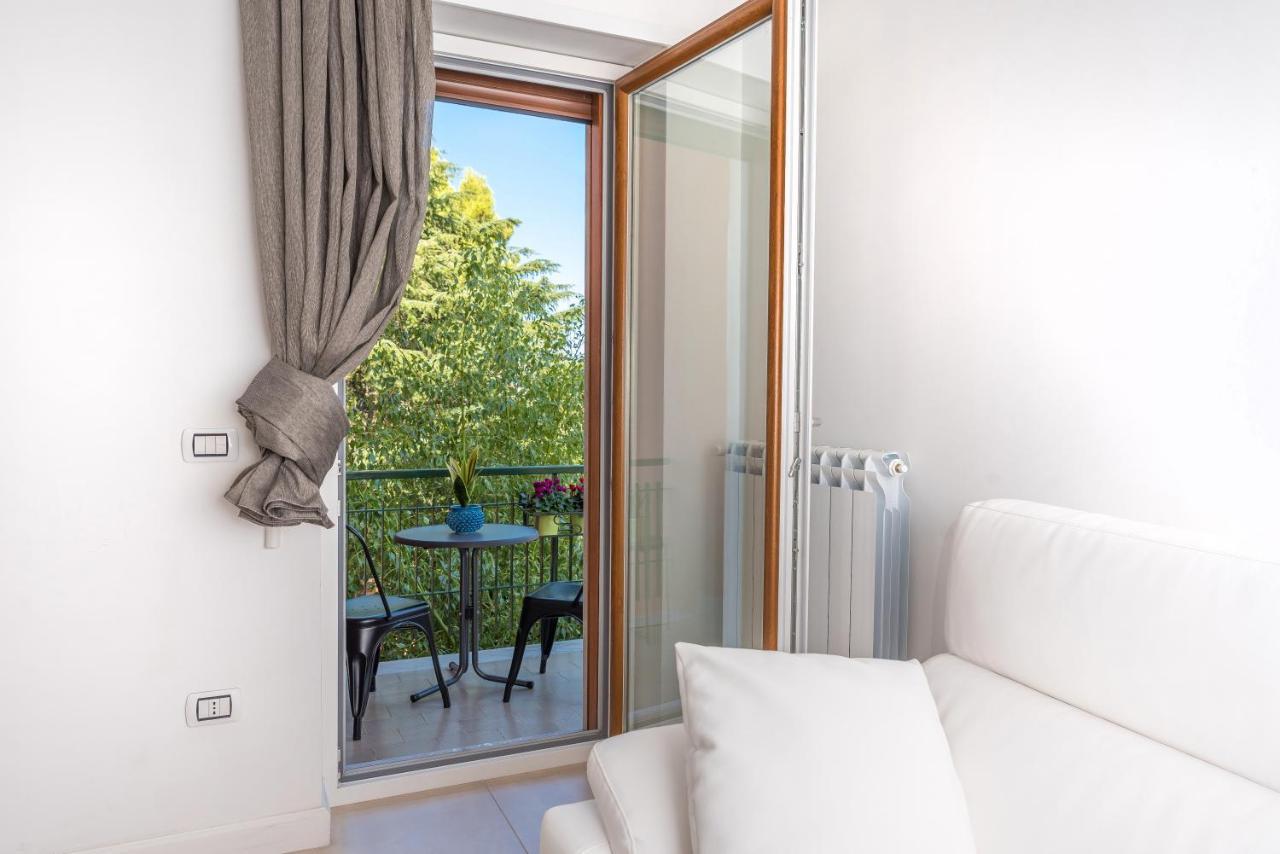 Mako Sorrento Suites Buitenkant foto